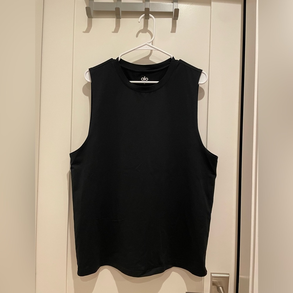 Men’s ALO Yoga Classic Black Muscle Tee - Conquer Muscle Tank